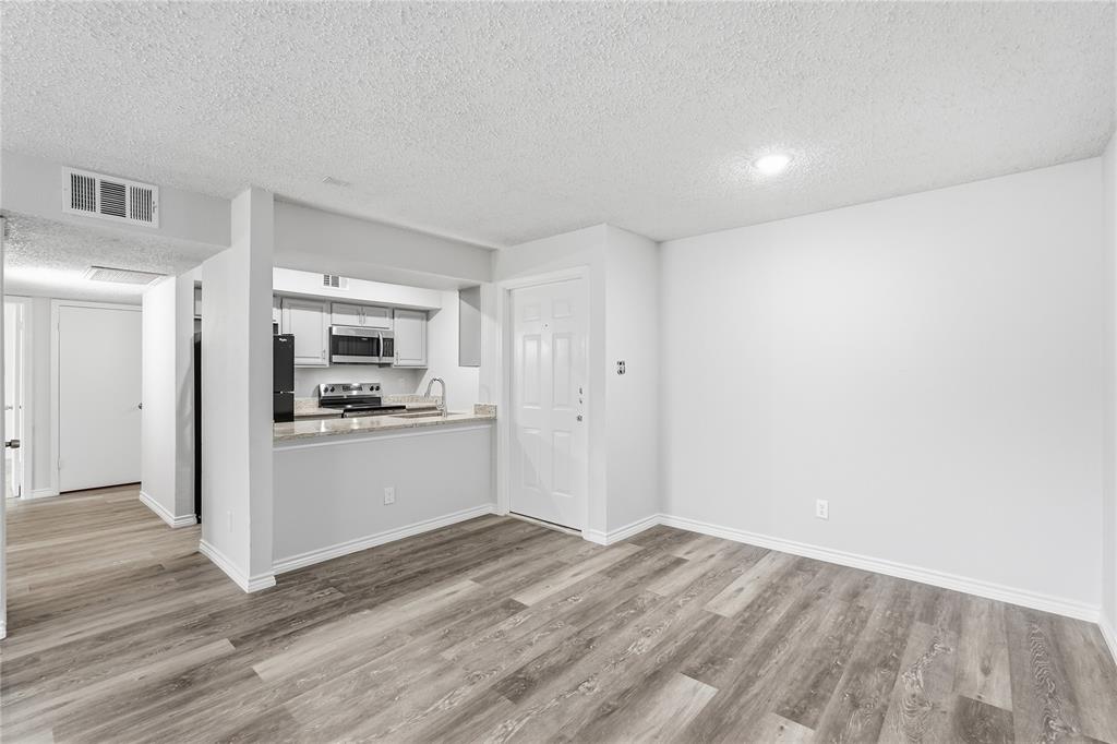 Cambridge Condos Ph 01 03 - Residential