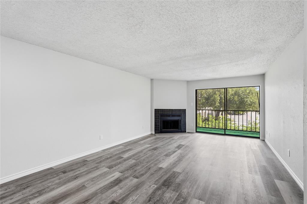 Cambridge Condos Ph 01 03 - Residential