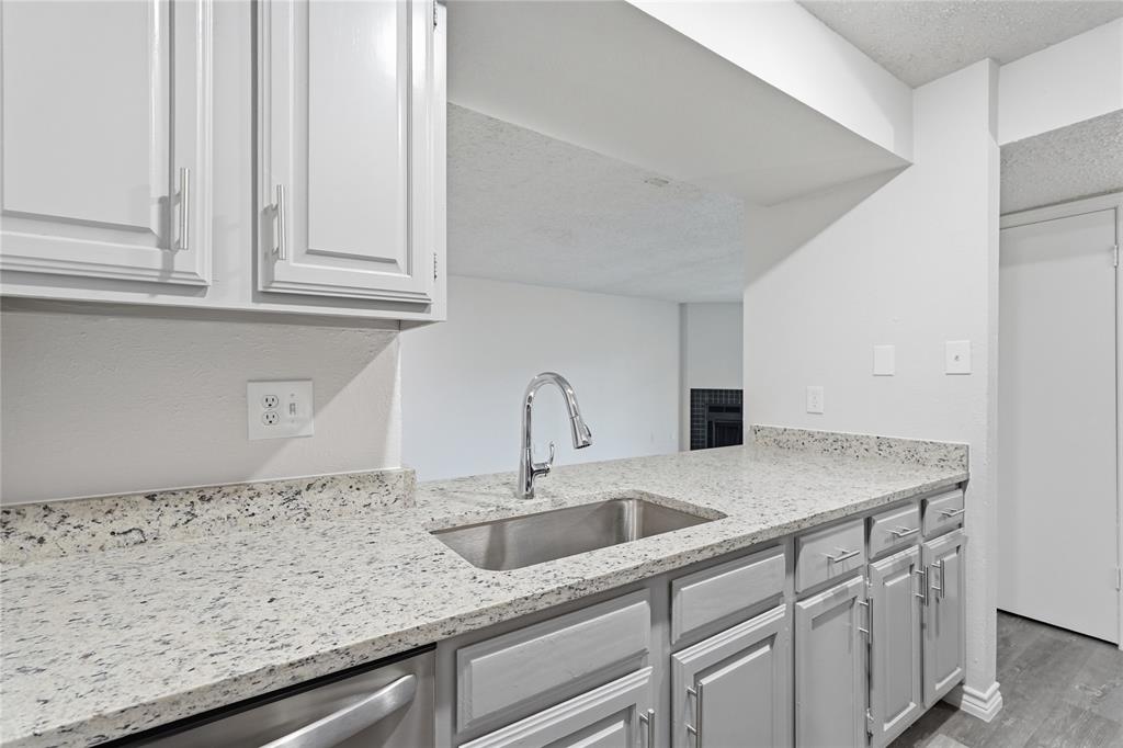 Cambridge Condos Ph 01 03 - Residential