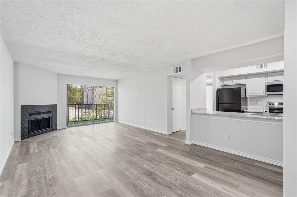 Cambridge Condos Ph 01 03 - Residential