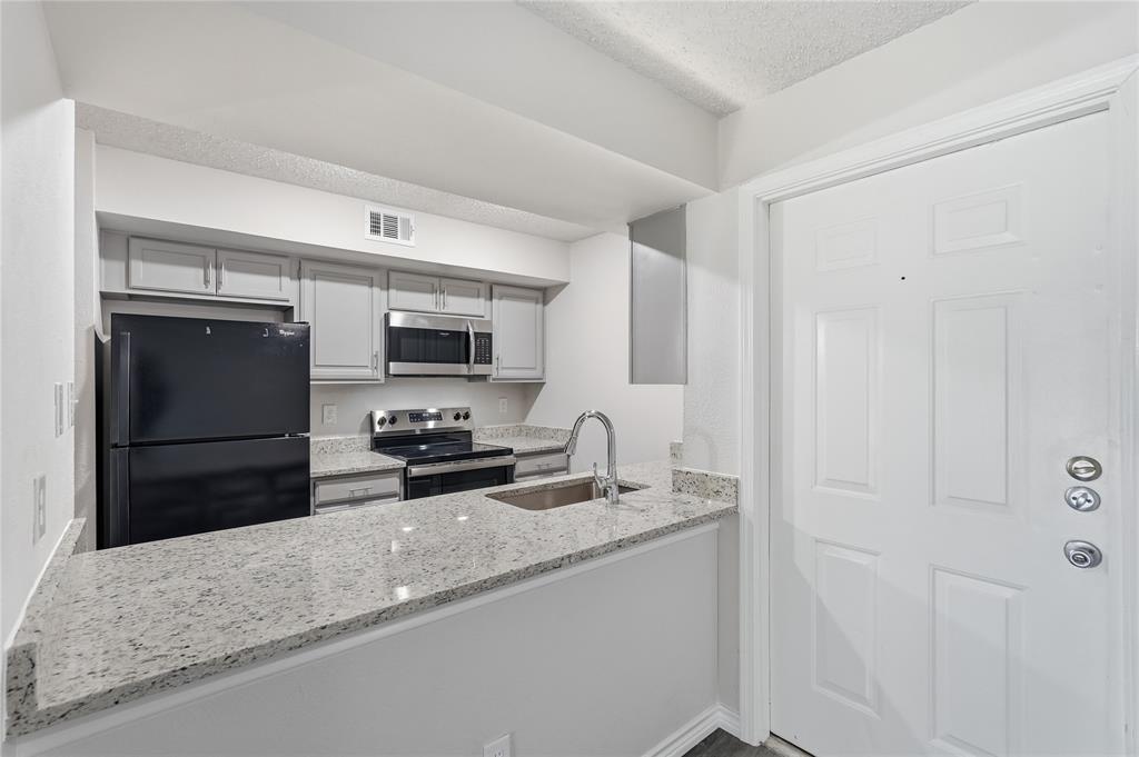 Cambridge Condos Ph 01 03 - Residential