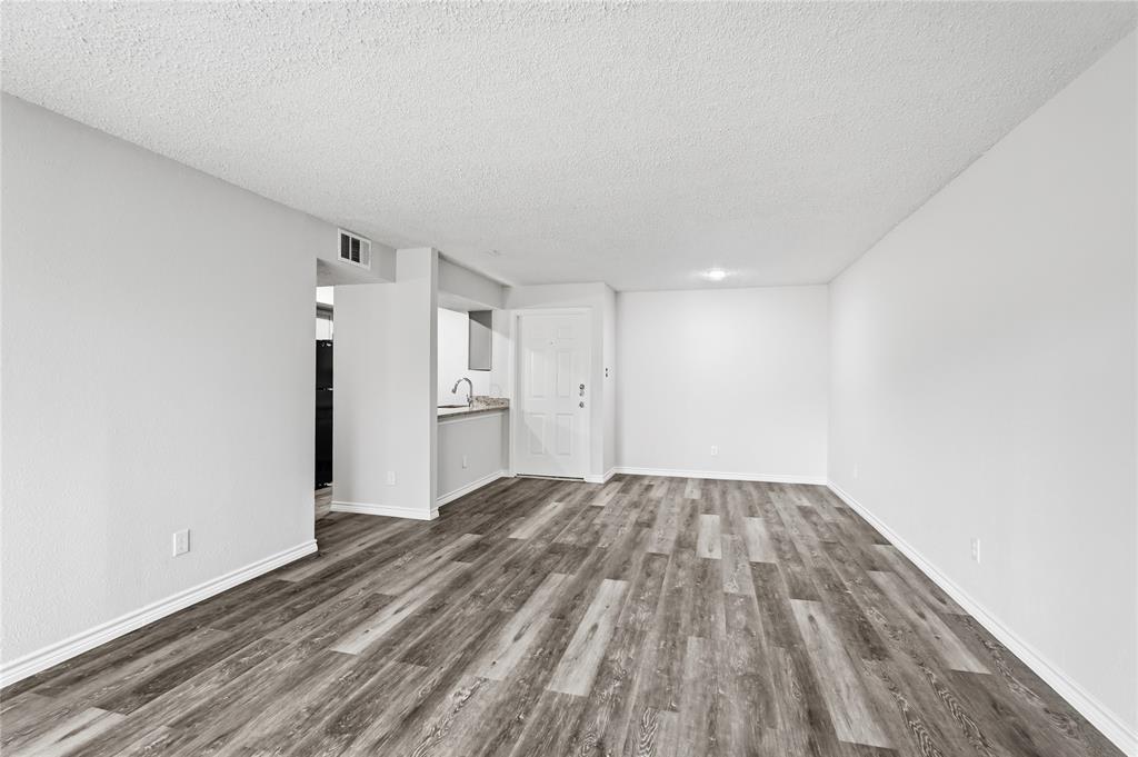 Cambridge Condos Ph 01 03 - Residential