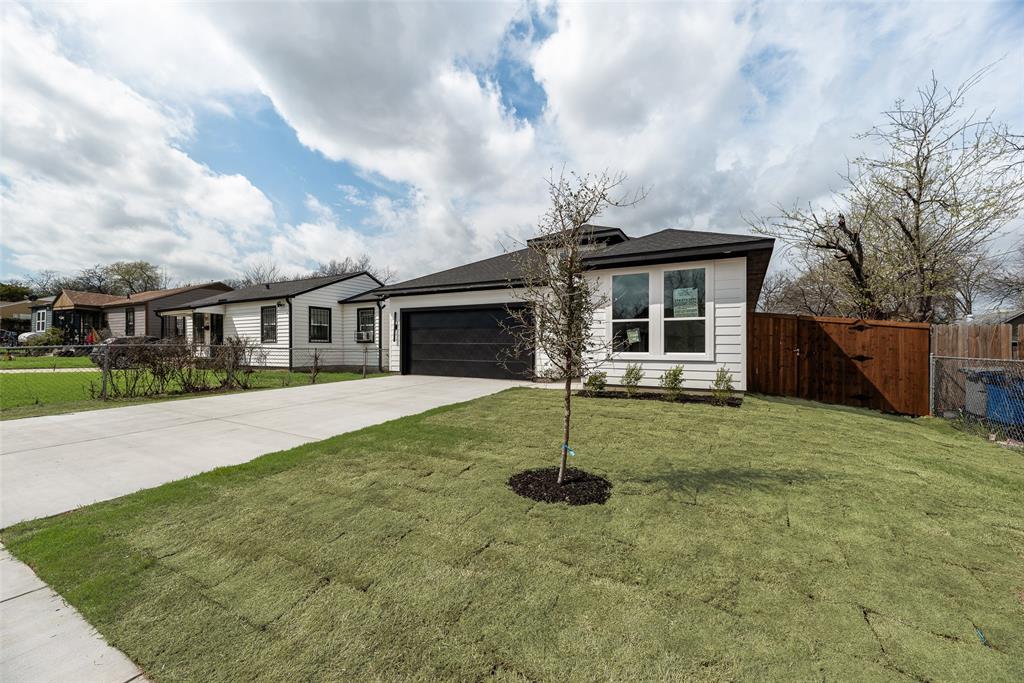 Deerpath Village 03 - Residential