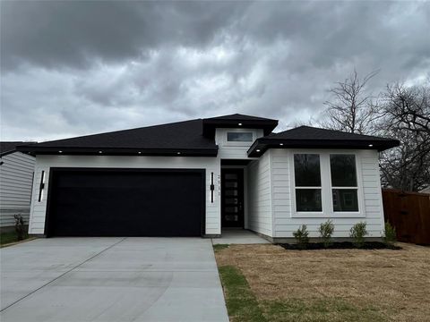 Photo of 2511 Lea Crest Drive, Dallas, TX 75216 (MLS # 21195681)