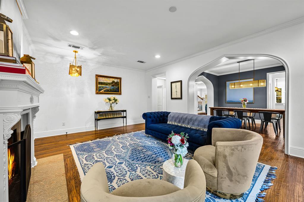 5338 Mercedes Avenue