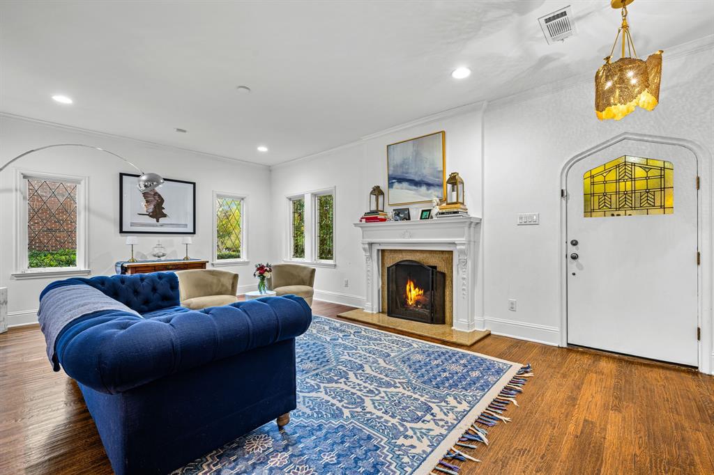 5338 Mercedes Avenue