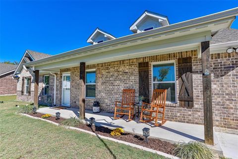 A home in Callisburg