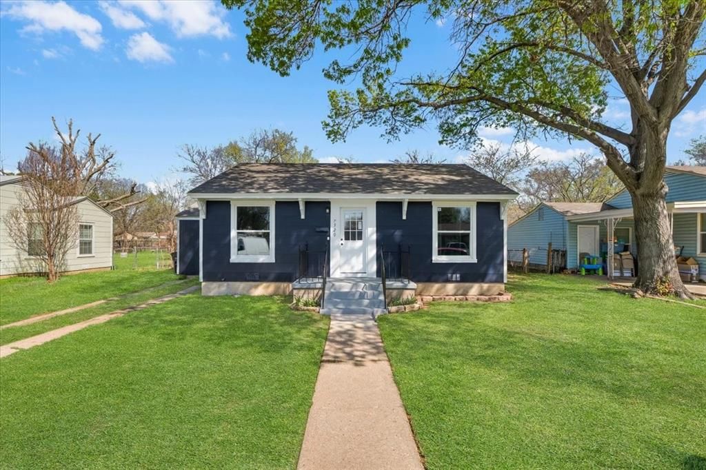 Photo of 7320 Willis Avenue, Fort Worth, TX 76116 (MLS # 21208418)