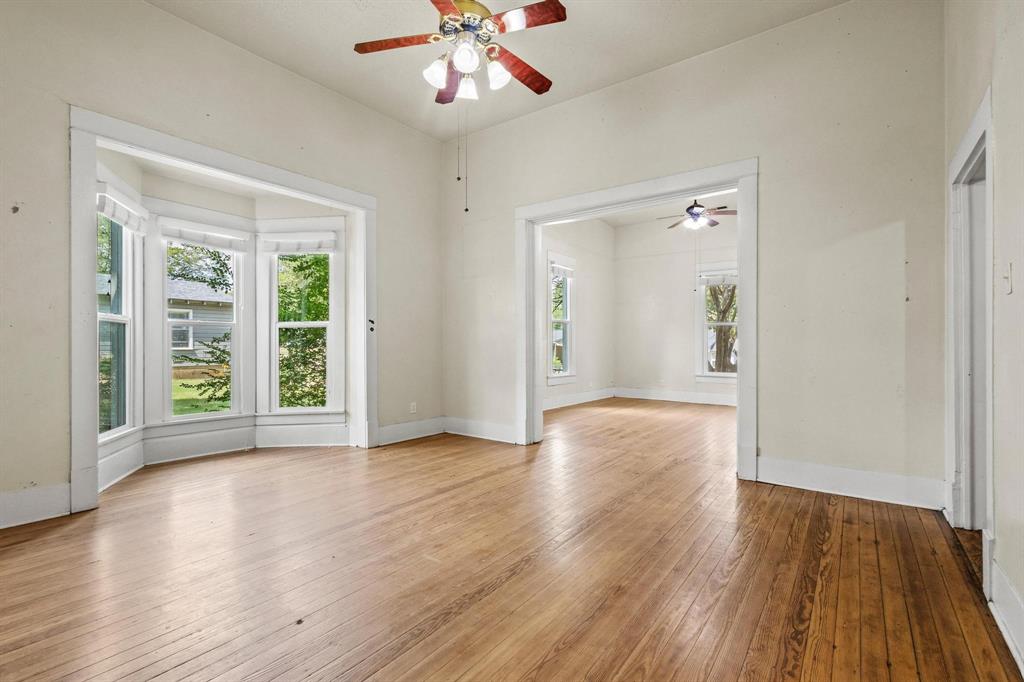 904 W Shepherd