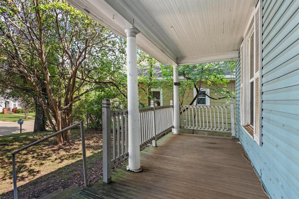 904 W Shepherd