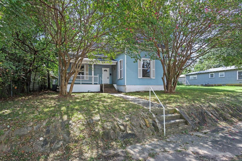904 W Shepherd