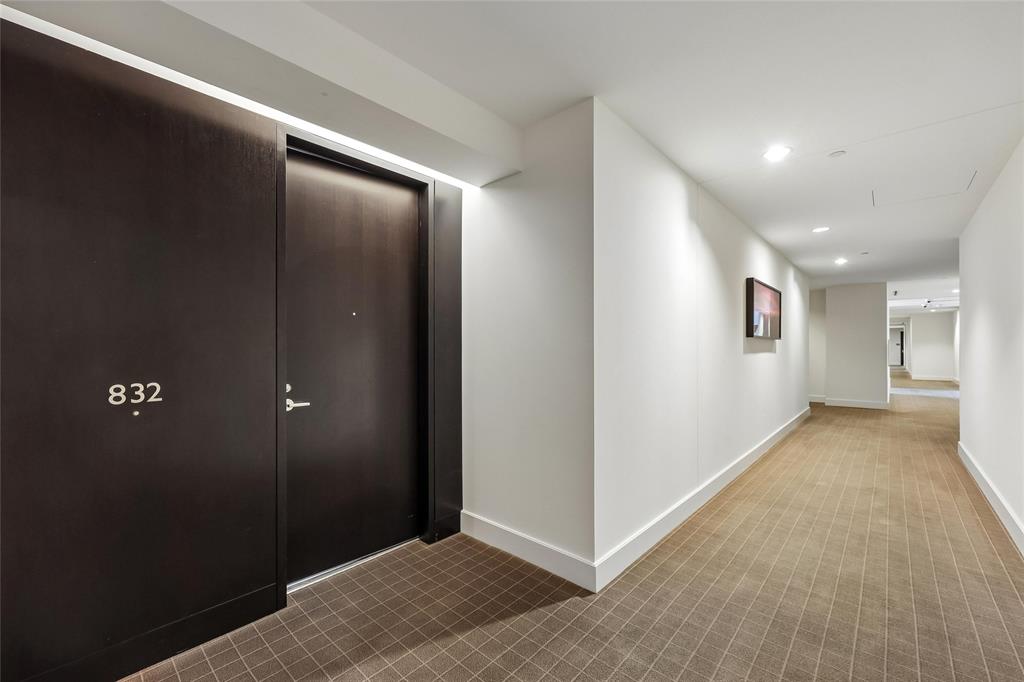 2408 Victory Park Lane 832