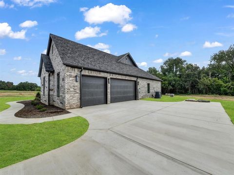 Tiny photo for 305 Wrangler Court, Weatherford, TX 76088 (MLS # 21201012)