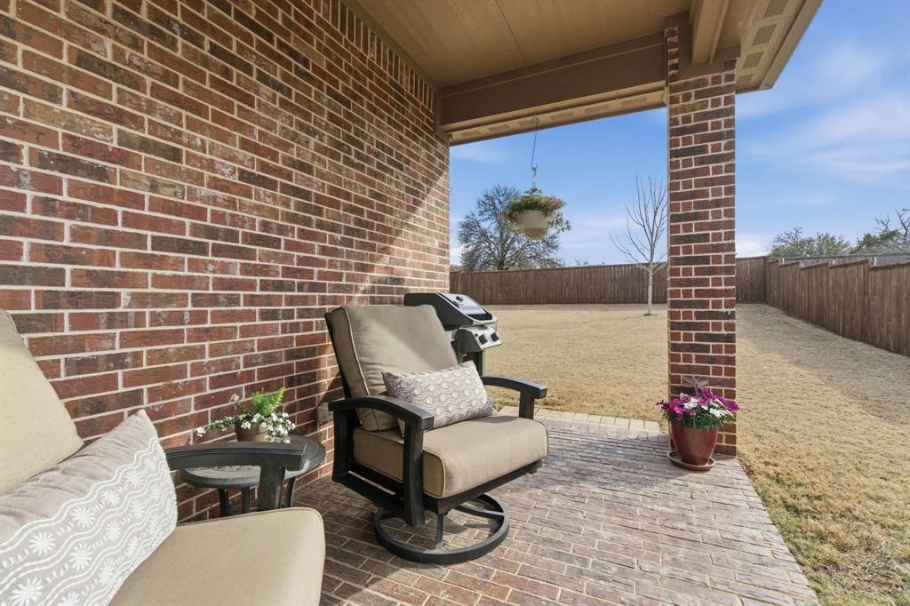 Whispering Oaks Lake Dallas - Residential