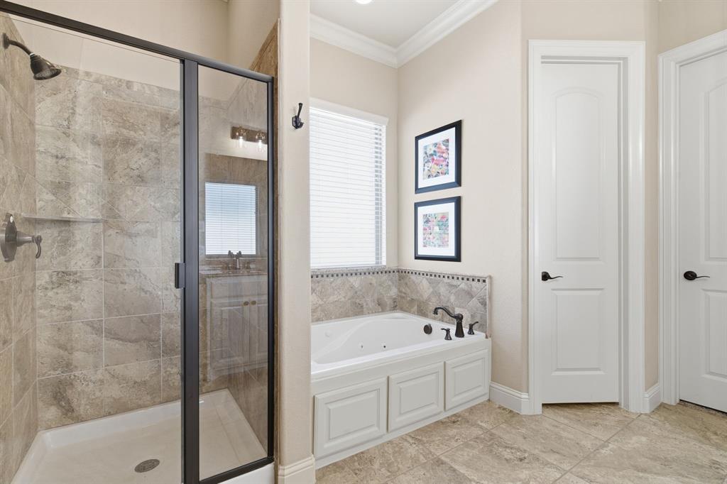 Whispering Oaks Lake Dallas - Residential