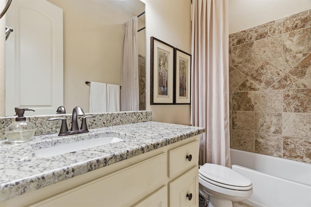 Whispering Oaks Lake Dallas - Residential