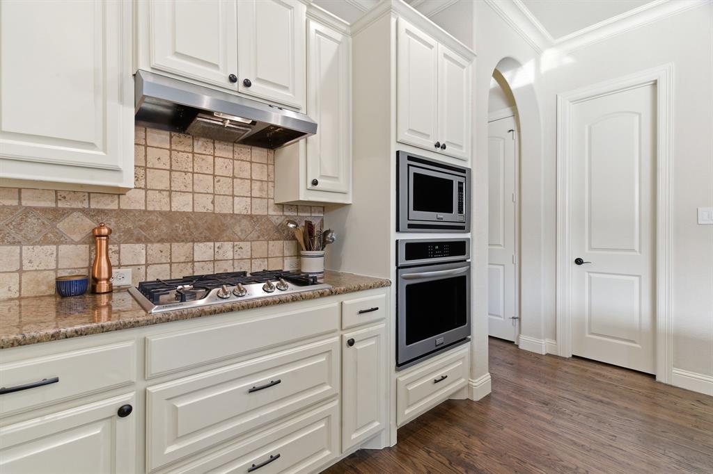 Whispering Oaks Lake Dallas - Residential