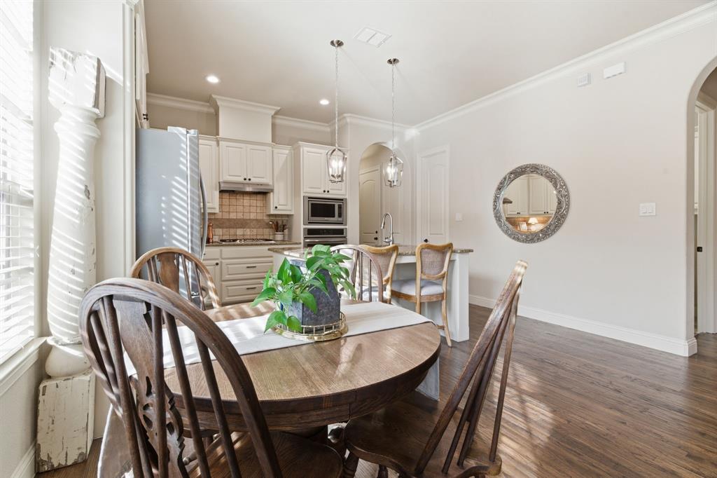 Whispering Oaks Lake Dallas - Residential