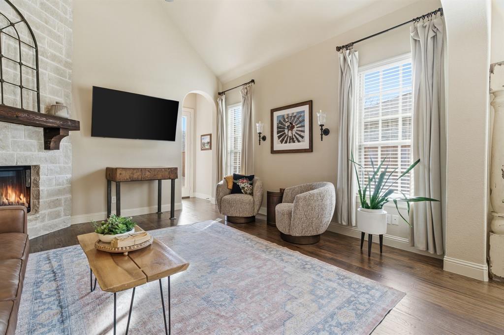 Whispering Oaks Lake Dallas - Residential