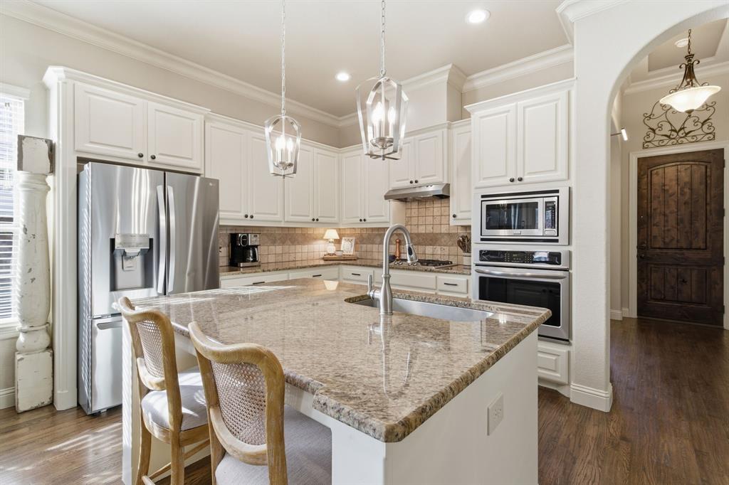 Whispering Oaks Lake Dallas - Residential