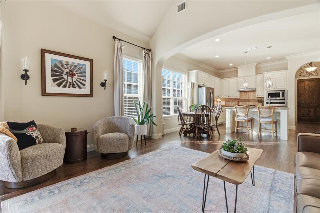 Whispering Oaks Lake Dallas - Residential