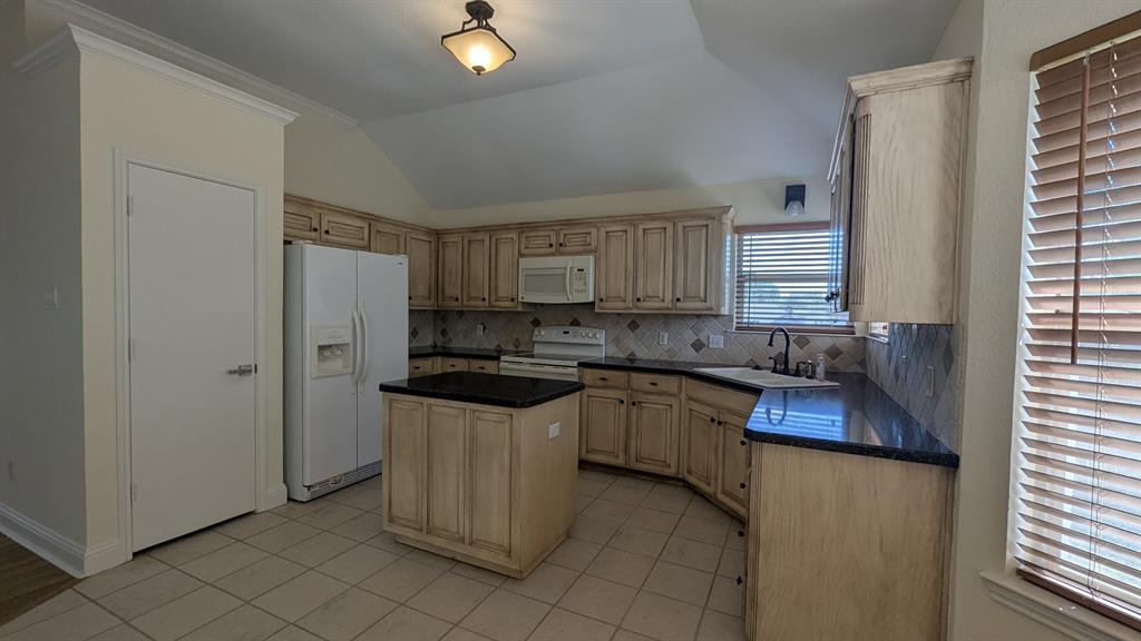 929 Meadowcrest Drive