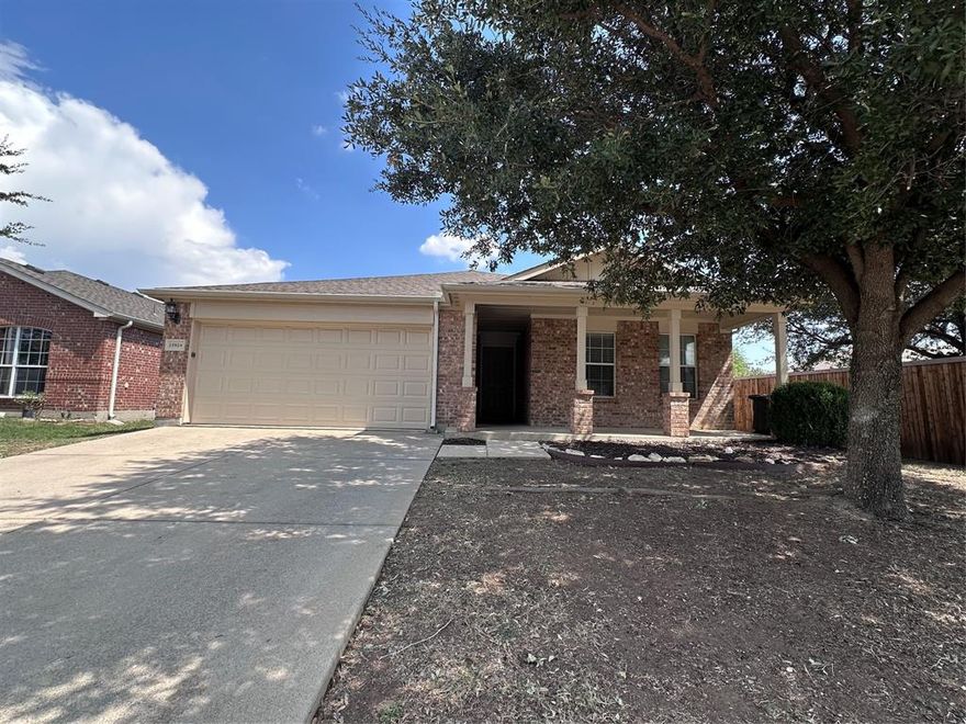 Welcome to this open concept floorplan in the golf course community of Beechwood Creeks!  This home features a split floorplan with large open living room with tons of natural light.  The kitchen features a breakfast bar, granite countertops and ample cabinet space.  Primary suite overlooks the back yard and had a large en-suite bathroom with double vanity, separate tub and shower and large walk in closet.  Backyard features a patio with walkway to a sitting or fire pit area, perfect for summer nights and barbeque gatherings.  Easy to show - come tour today!