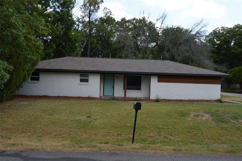 Photo of 501 E 2nd Street, Quinlan, TX 75474 (MLS # 21399279)