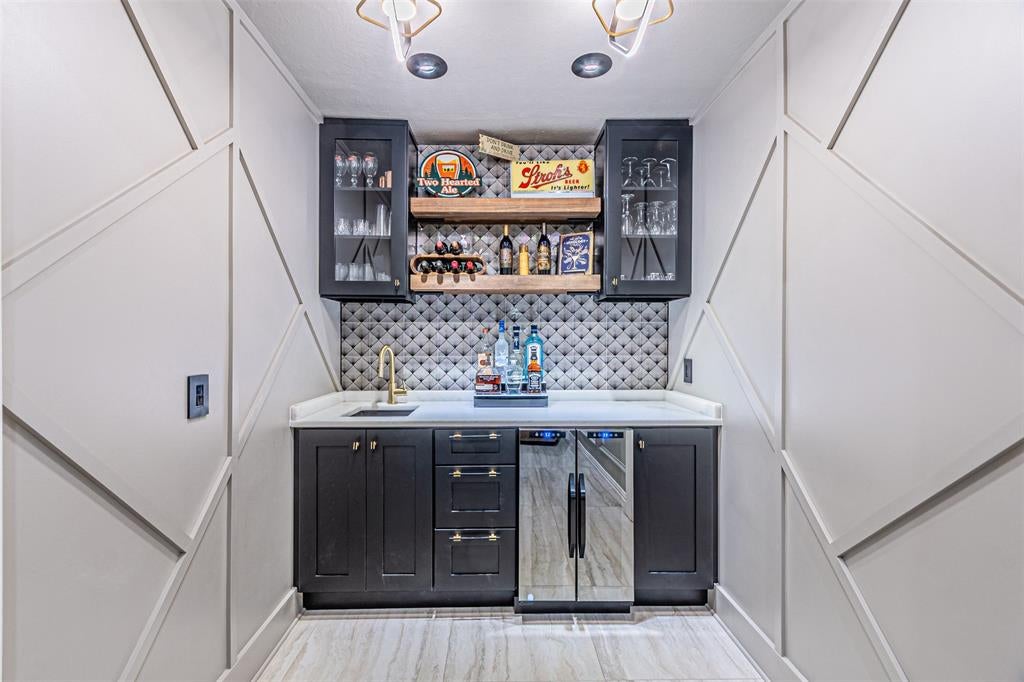 2509 Shadow Lane Drive
