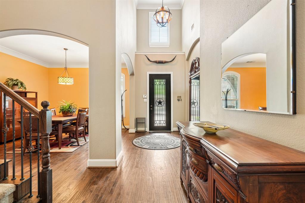 812 Moss Cliff Circle