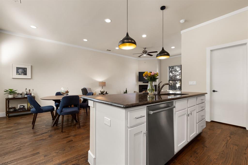 Alta Vista West Twnhm Condo - Residential