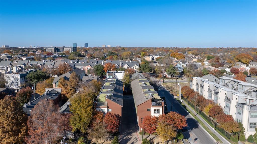 Alta Vista West Twnhm Condo - Residential