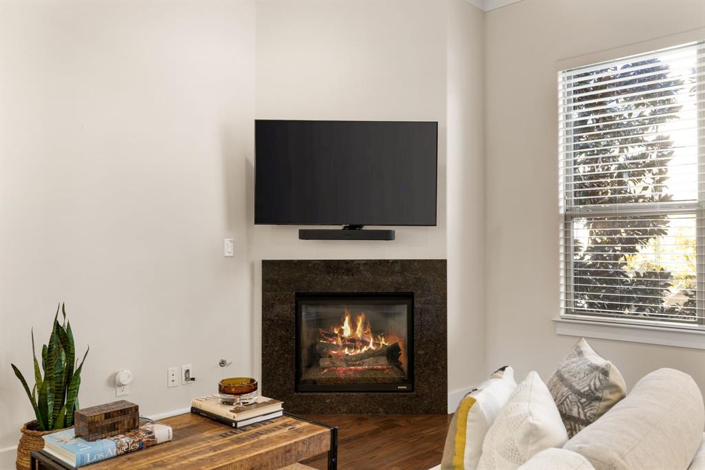 Alta Vista West Twnhm Condo - Residential