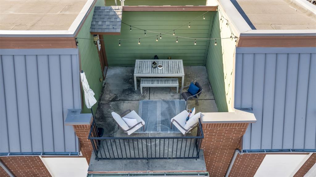 Alta Vista West Twnhm Condo - Residential