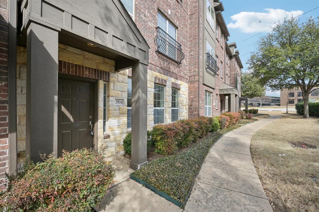 3934 Amberwood Drive