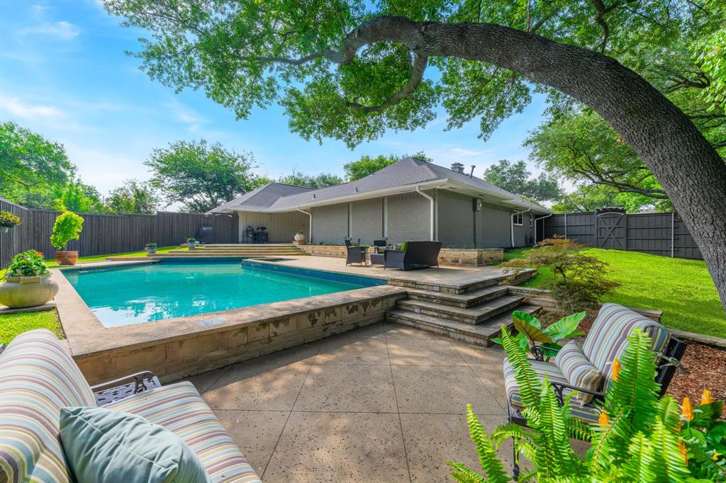 6867 Mossvine Drive
