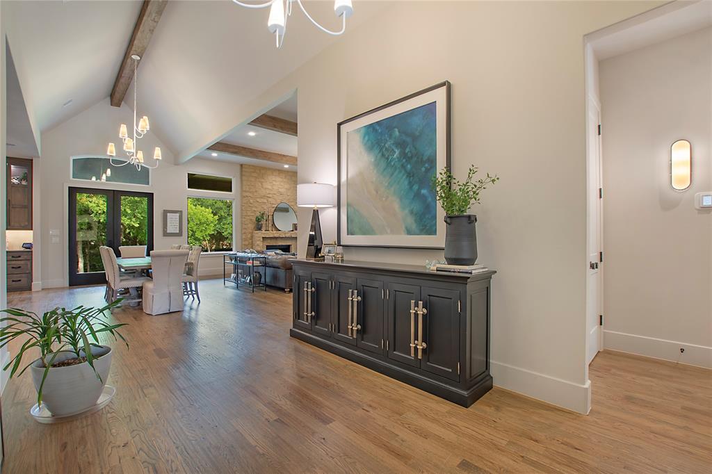 3240 Clubview Drive