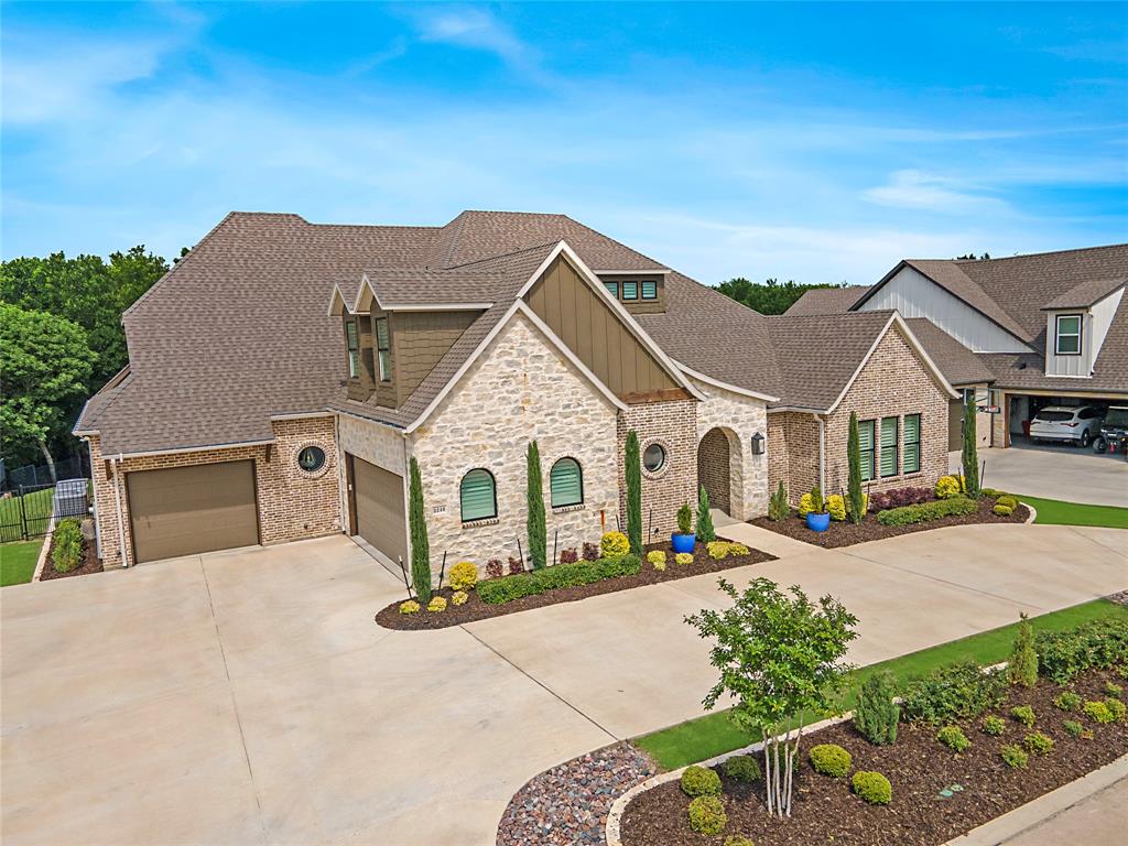 3240 Clubview Drive