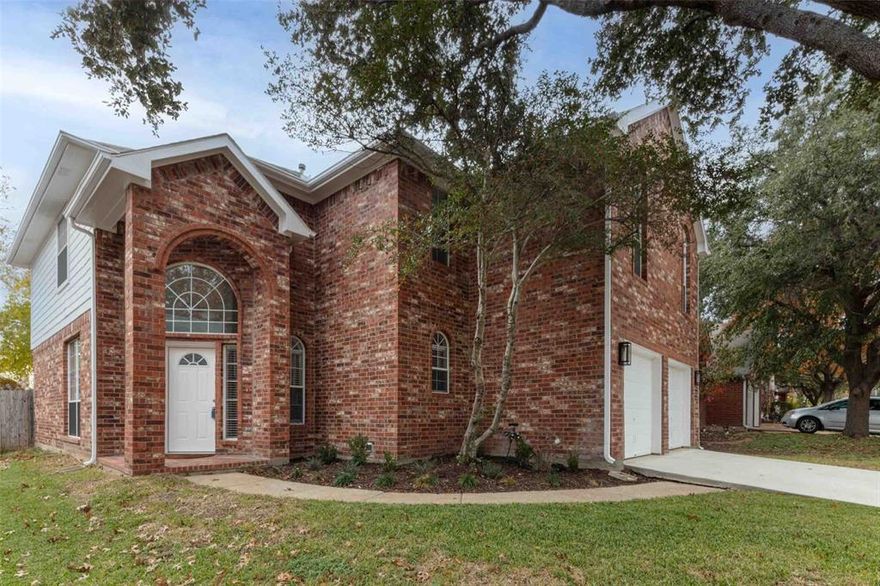 Modern Elegance Awaits in this Stunning 4 Bedroom, 2.5 Bathroom 2090sqft Home. Step into luxury living in this beautifully renovated home situated in the prestigious Keller Independent School District. This spacious residence boasts recent upgrades throughout, offering a perfect blend of style and sophistication.
Key Features: New exterior and interior paint for a fresh and inviting look*Brand new Luxury Vinyl Plank (LVP) flooring and plush carpet in bedrooms for comfort and durability*Upgraded lighting fixtures and hardware for a modern touch*Stunning granite countertops adding elegance to the kitchen space*High ceilings throughout home creating a spacious and airy atmosphere*Luxurious Primary Bathroom: Indulge in relaxation with a brand new soaking tub and tile shower featuring a sleek frameless glass enclosure. The double vanity is elevated with new granite countertops, adding a touch of elegance to your daily routine. Experience spa-like comfort in the privacy of your own home!