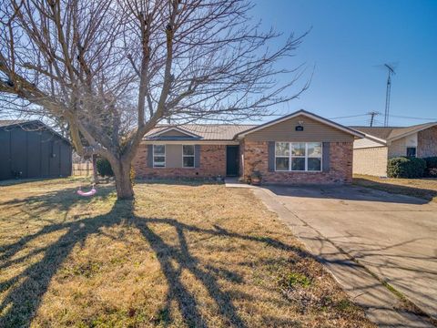 Photo of 3015 Chaparral Drive, Greenville, TX 75402 (MLS # 21174307)