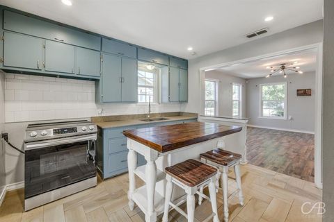 Tiny photo for 2957 S 3rd Street, Abilene, TX 79605 (MLS # 21100191)