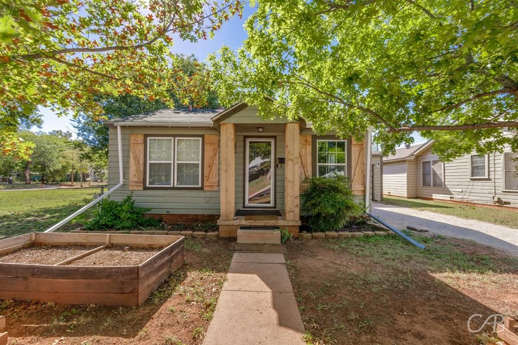 Photo for 2957 S 3rd Street, Abilene, TX 79605 (MLS # 21100191)