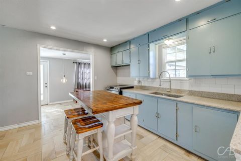 Tiny photo for 2957 S 3rd Street, Abilene, TX 79605 (MLS # 21100191)