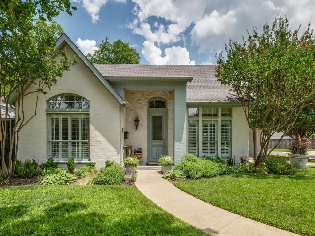 Photo for 6702 Oriole Drive, Dallas, TX 75209 (MLS # 21088103)