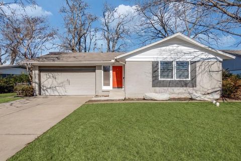 Photo of 7235 Syracuse Drive, Dallas, TX 75214 (MLS # 21118272)