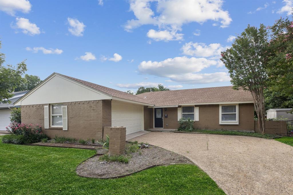 918 Sleepy Hollow Drive