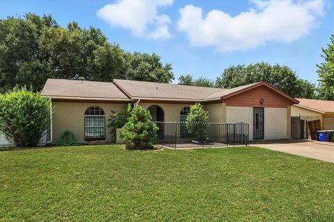 6648 Harrison Way Watauga TX 76148