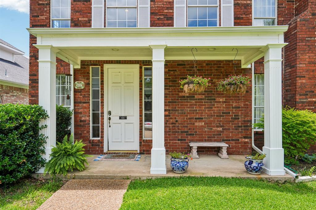 8722 Bayshore Lane