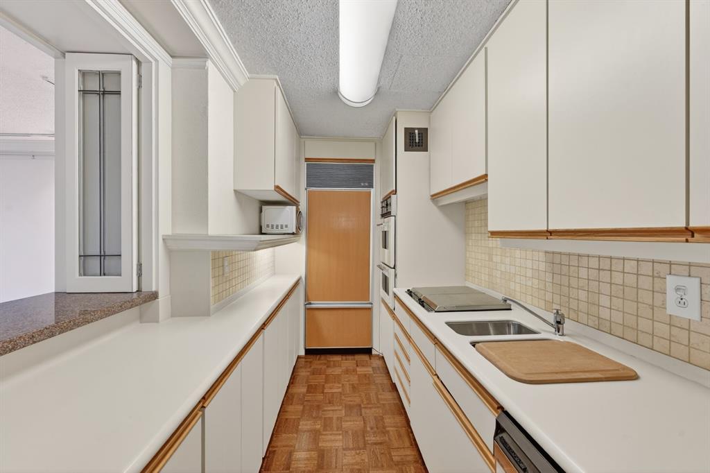 Twenty-One Turtle Creek Condo - Residential