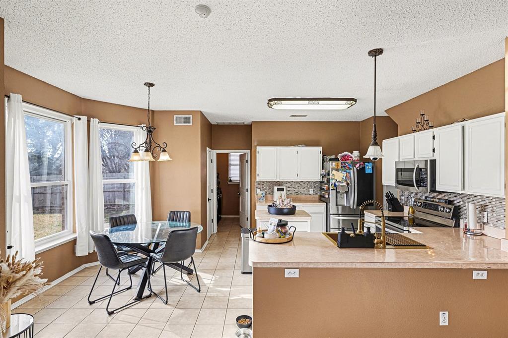 6715 Canyon Creek Drive